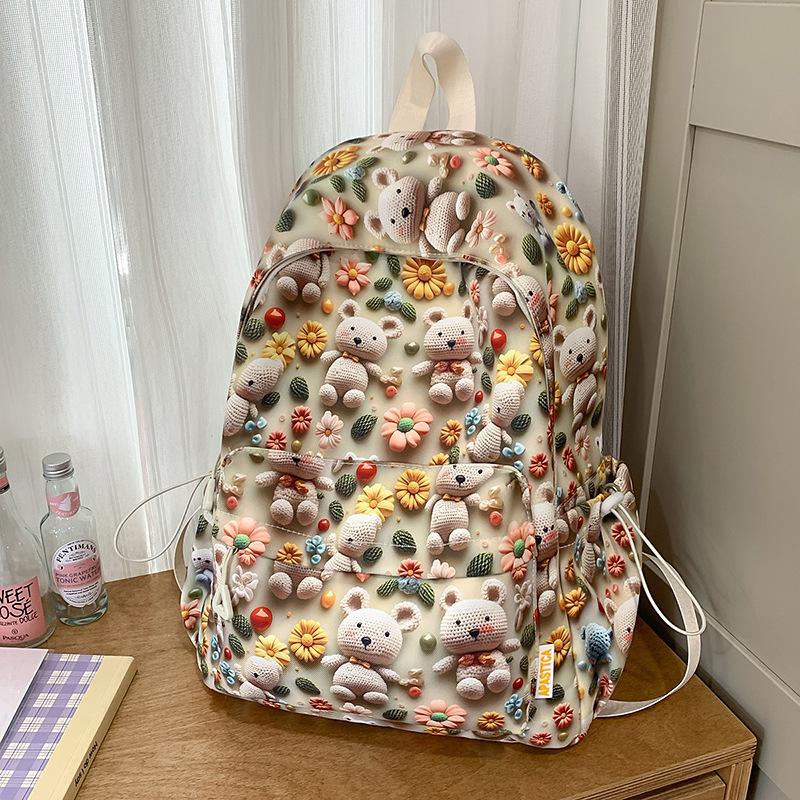 High value, fresh, sweet and cute printed backpack, lightweight make-up class for junior high school students, and large-capacity backpack.