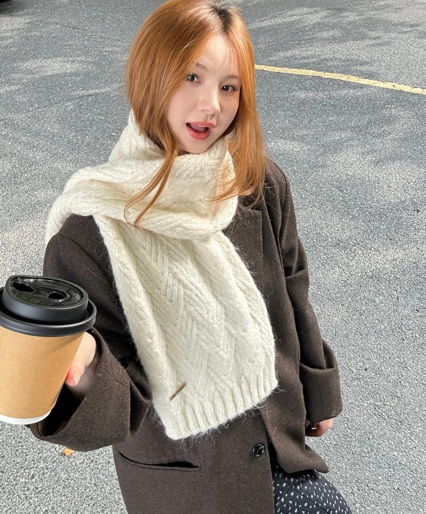 High-grade quality alpaca wool knitted scarf women's winter solid color versatile warm high-grade wool scarf manufacturers wholesale