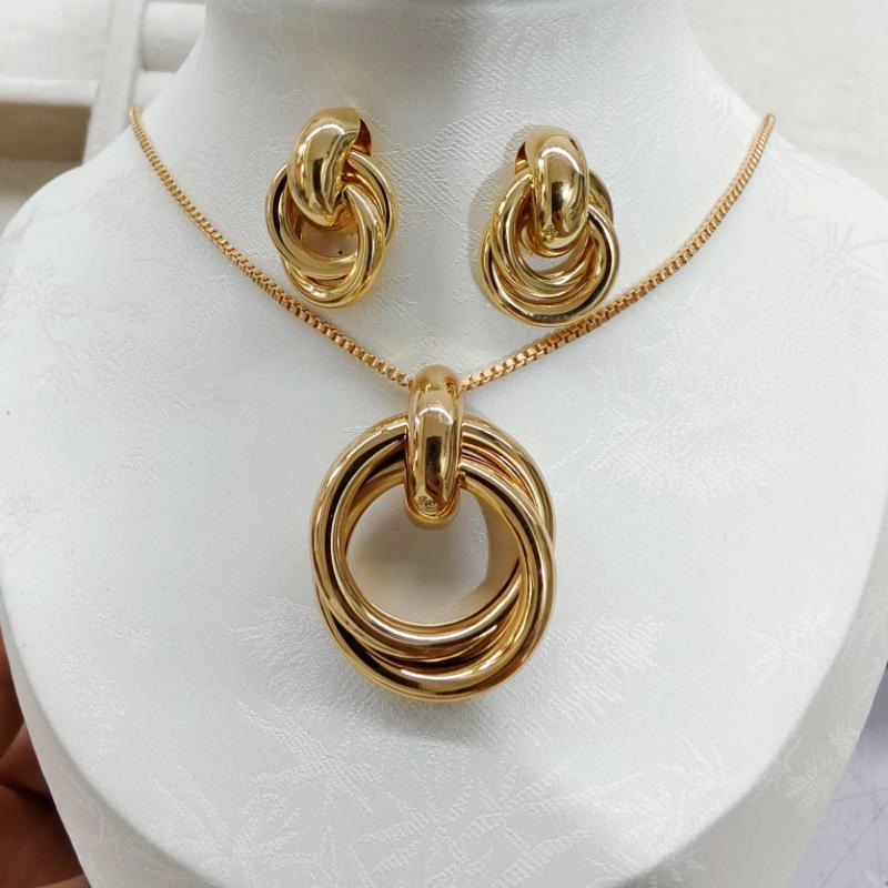 Elegant European & American Luxurious Geometric Twist Earrings & Necklace Set