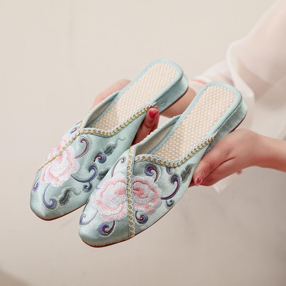 Handgefertigte Satin-Bestickte Damen-Flachmules Geschlossene Spitze Hausschuhe Bequeme Frühling Sommer Damen Retro Hausschuhe