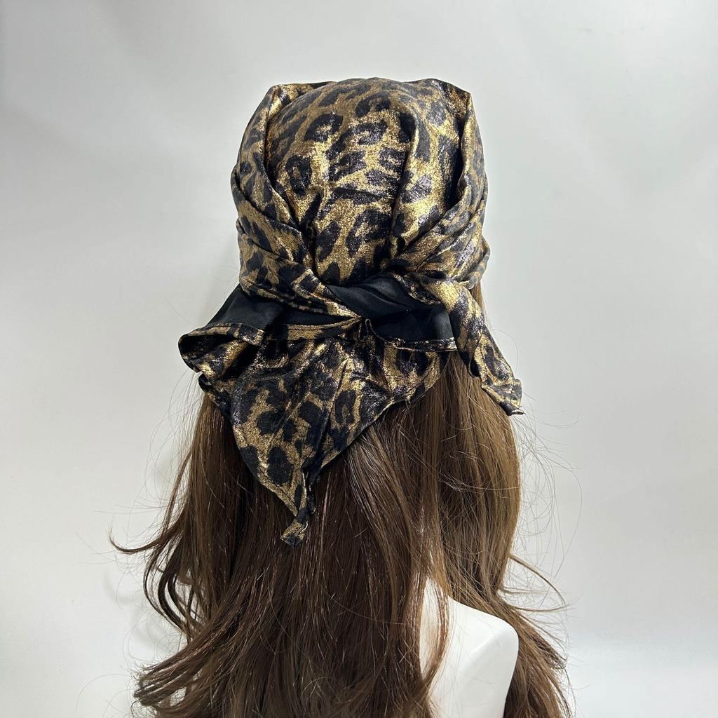 Flüssiges Silber Leopardenmuster Bandana - Y2K Retro Seiden Kopftuch