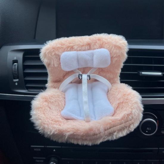 Autosedačka pro panenky Dekorativní sedačka na pohovku s chlupatým polštářem a opěrkou hlavy pro ozdobu do mřížky ventilace auta k vystavení panenky hračky