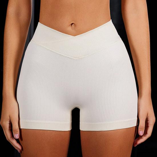 Damski prążkowany zestaw do jogi: Bezszwowy biustonosz odkrywający ramiona z majtkami i szortami z wysokim stanem