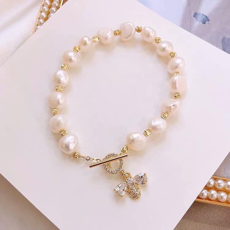 Freshwater Pearl Bee Bracelet: Elegant Light Luxury Versatile Bangle for Women.
