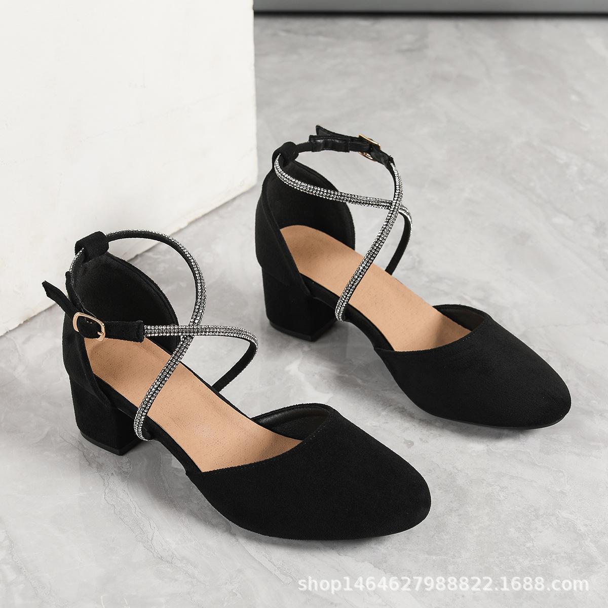 

Женские летние новые задние сумки с полым крестом, ремешок для голых, отпускные элегантные сандалии на низком каблуке, модные универсальные остроносые великолепные 36 чёрный