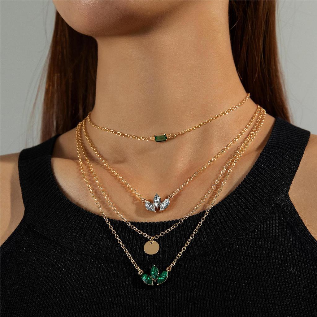 Emerald Gem Temperament Versatile Multi-layer Bow Necklace, Light Luxury Diamond-set Love Flower Necklace