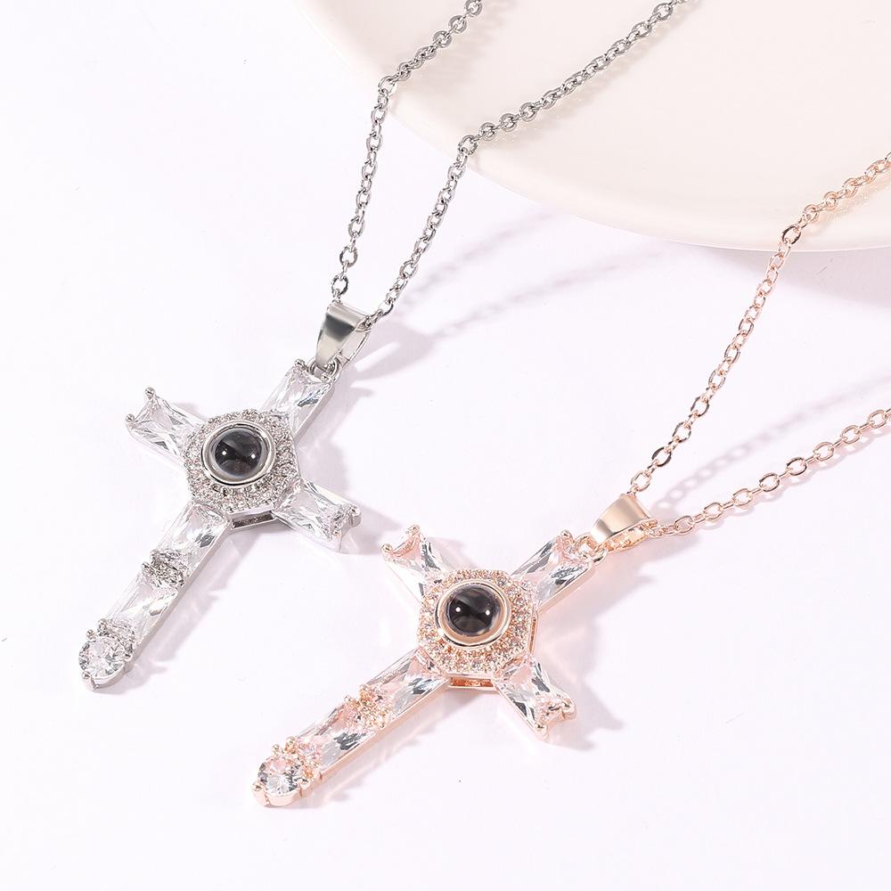 Collier à Projection Croisée pour Femmes Filles Cadeau Noël Fête des Mères Bijoux Accessoires