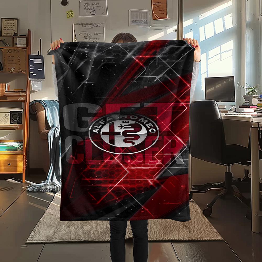 1PC Manta de Franela con Estampado Alpha Romeo, Alta Calidad para Todas las Estaciones, Decoración del Hogar, Calidez y Comodidad, Perfecta para Regalos de Navidad