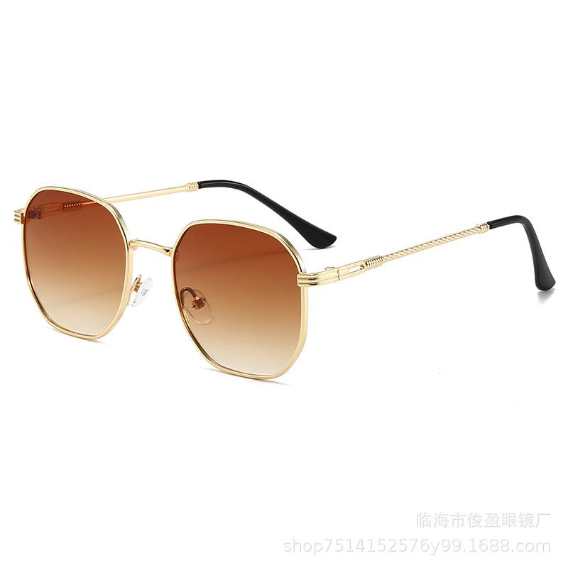 Lunettes de soleil rétro à monture métallique intégrale Lunettes de soleil tendance Homme et Femme Sortir Voyager Prise de vue de rue