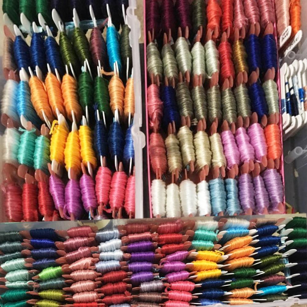 30 Stück Kunststoff Stickgarnspulen Nähgarn Organizer Halter Stickgarnkarte DIY Basteln Kreuzstich Werkzeuge