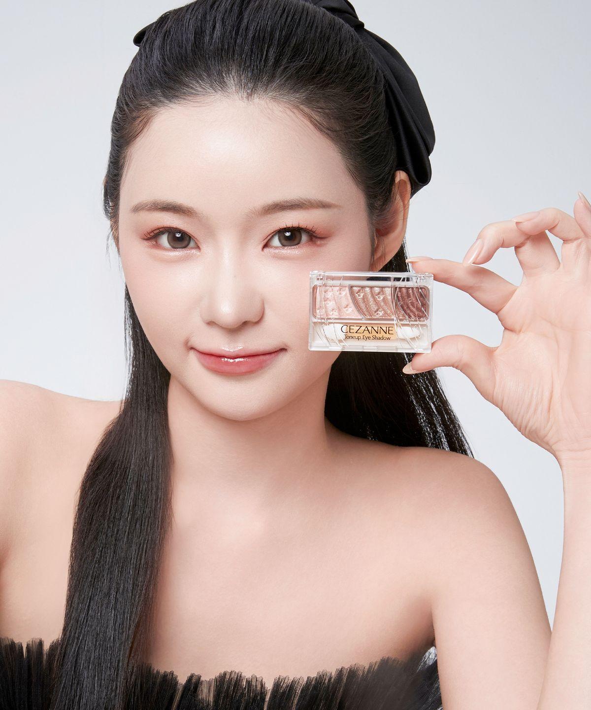 Tone-up eyeshadow 02 Rose Brown