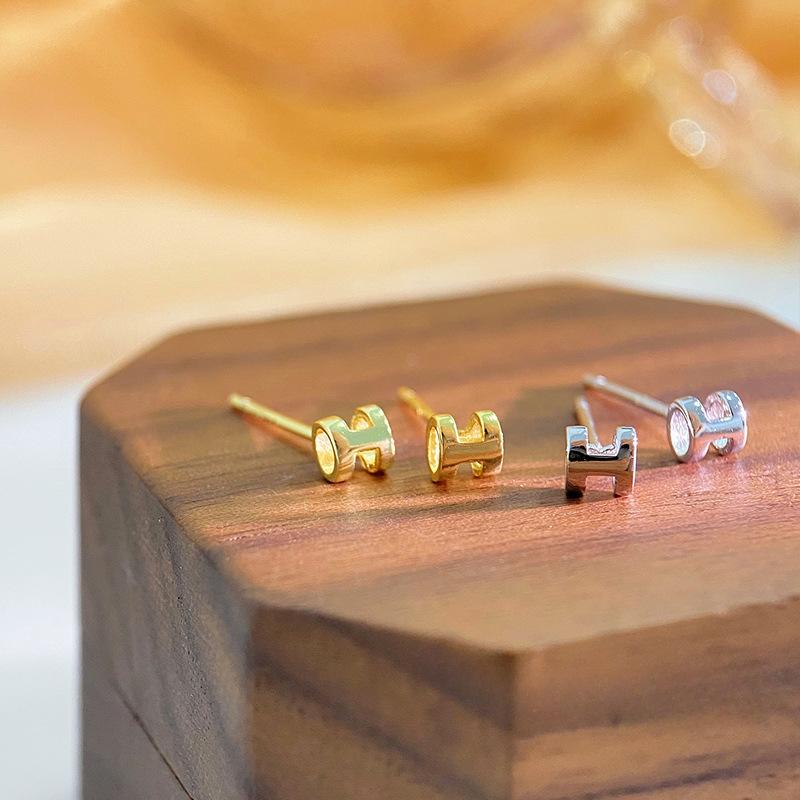Mini Small, Glossy Letters H Three-dimensional Full Diamond Earrings Exquisite and Extremely Simple and Cold Wind Earrings