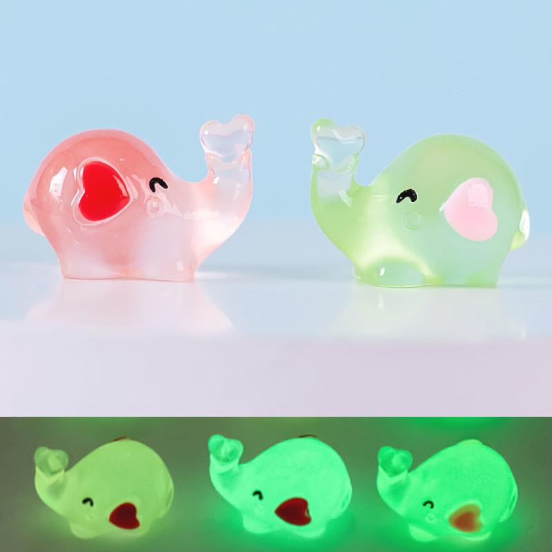 Landscape Luminous Micro Heartshaped Elephant Resin Decor Car Doll Ornament