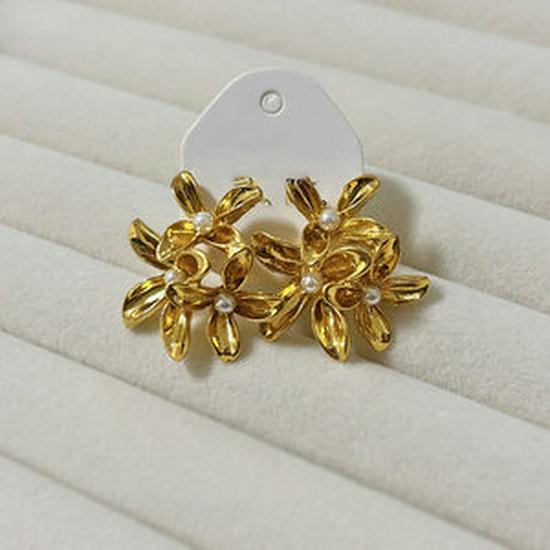 Elegante Retro Gold- und Perlen-Blütenstecker mit Nischen-Design