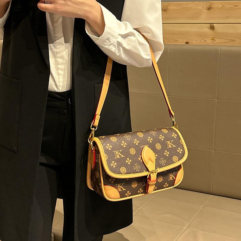 Classic Retro Versatile Presbyopia Shoulder Bag Women's Light Luxury Printed Letter Bag Fashion Underarm Bag Crossbody Small Square Bag