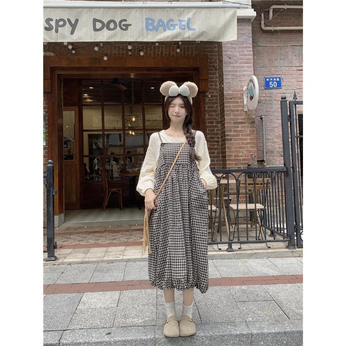 Literary small fresh dress women s autumn new plaid design sense loose high waist medium and long strap skirt S