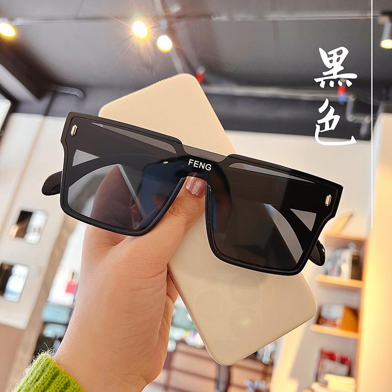 Green Sunglasses Male Personality Avant-Garde Street Shooting Integrated Black Sunglasses Female Sunshade Glasses