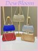 Borsa a pochette alla moda impreziosita da diamanti con tracolla a catena per eventi serali