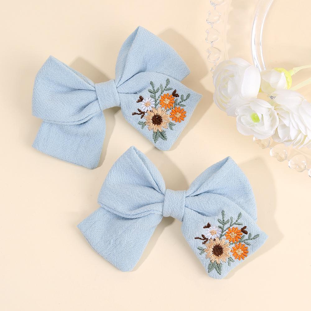 2 Stück Himmelblaue Haarnadeln mit gestickter Regenbogen-Schleife Handgefertigte Klemmen Mädchen Haarspangen Kinder Schule Party Accessoires Kopfschmuck