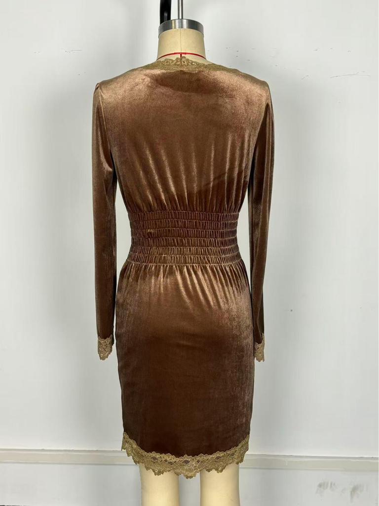 European & American Fashion Slim Fit Gold Velvet Waist-Cinching Lace Dress - Stylish Long-Sleeved Autumn/Winter 2025 Collection.