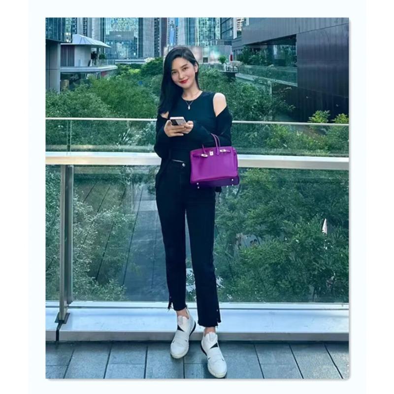 

Кожаная платиновая сумка серебряная пряжка женская сумка премиальная кожа swift цвет морской анемон фиолетовый модная изысканная простая сумочка