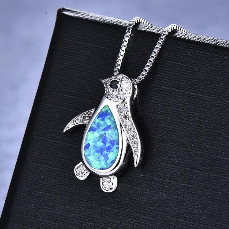 European and American Opal cute penguin necklace simple personality exquisite pendant синий