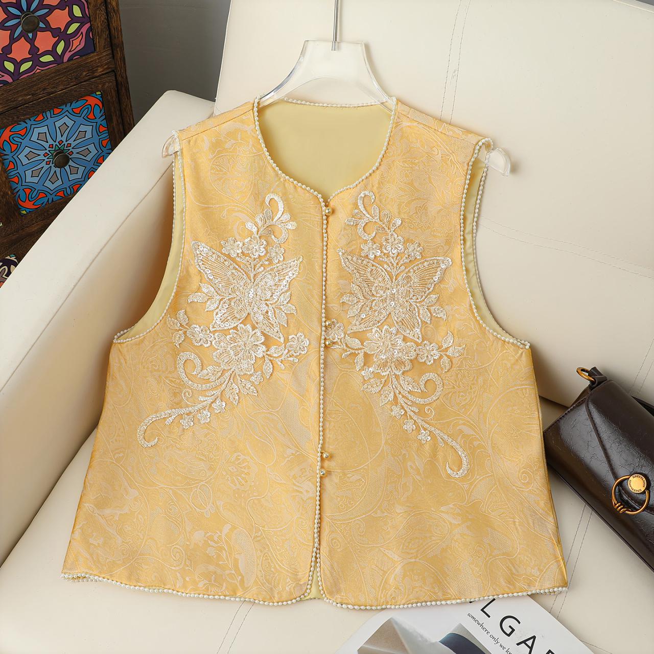 

2026 Spring/Summer Women s Chinese Style Embroidered Beaded Shawl Vest, High-End National Style. L 120-140 Jin світло-жовтого кольору
