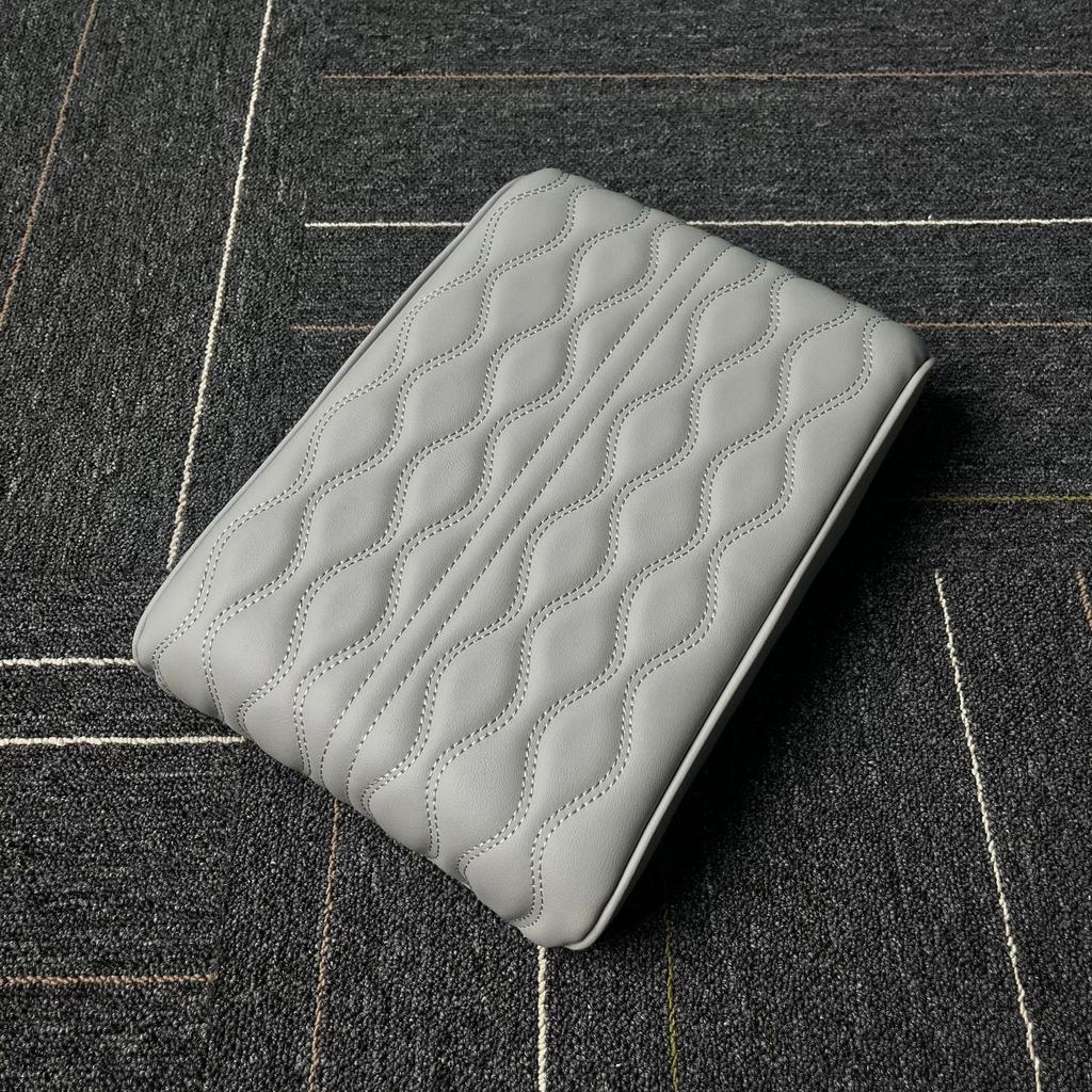 Univerzální loketní podložka do auta z paměťové pěny