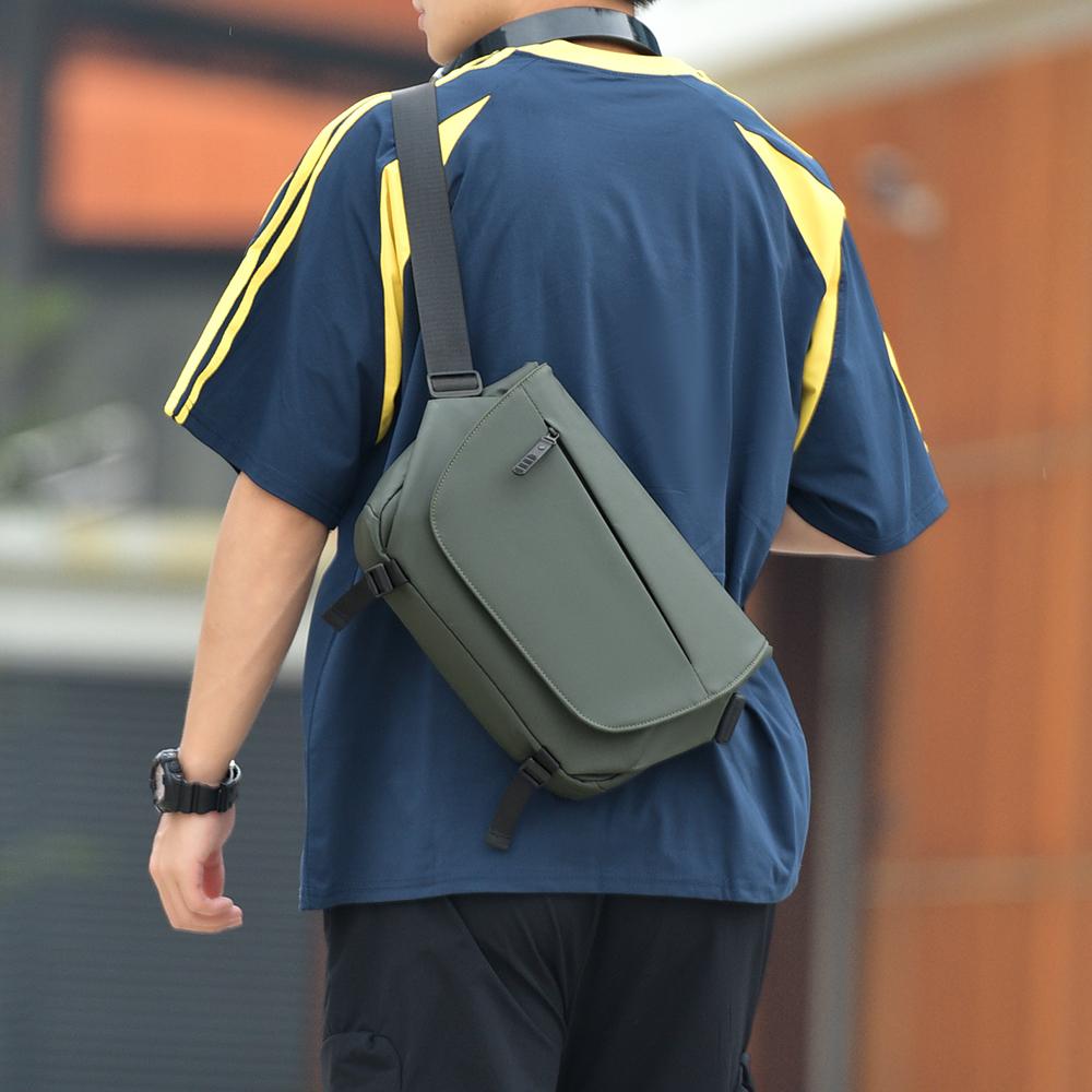 Solid Color Men's Large Capacity Shoulder Bag Outdoor Sports Crossbody Bag