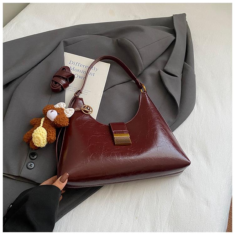 French retro shoulder bag underarm 2025 new foreign style texture solid color handbag European and American retro small square bag