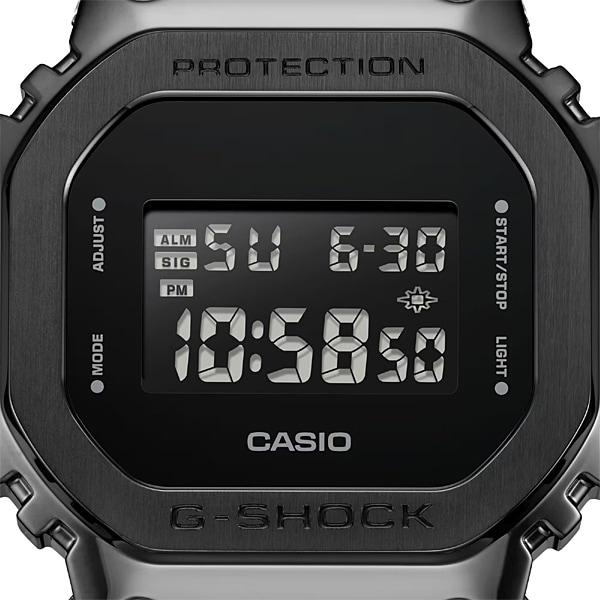 Casio Men's G-SHOCK GM-5600UB-1JF [G-SHOCK Metal Bezel GM-5600] Square Watch Black Digital