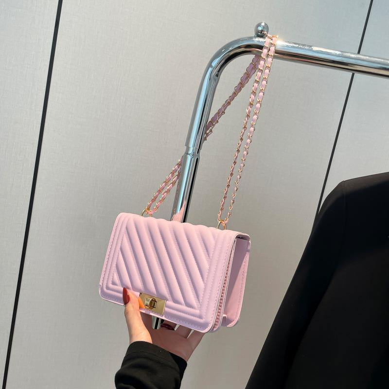 

Premium diamond chain bag 2025 new fashion foreign style lock small square bag single shoulder crossbody women s bag portable розовый
