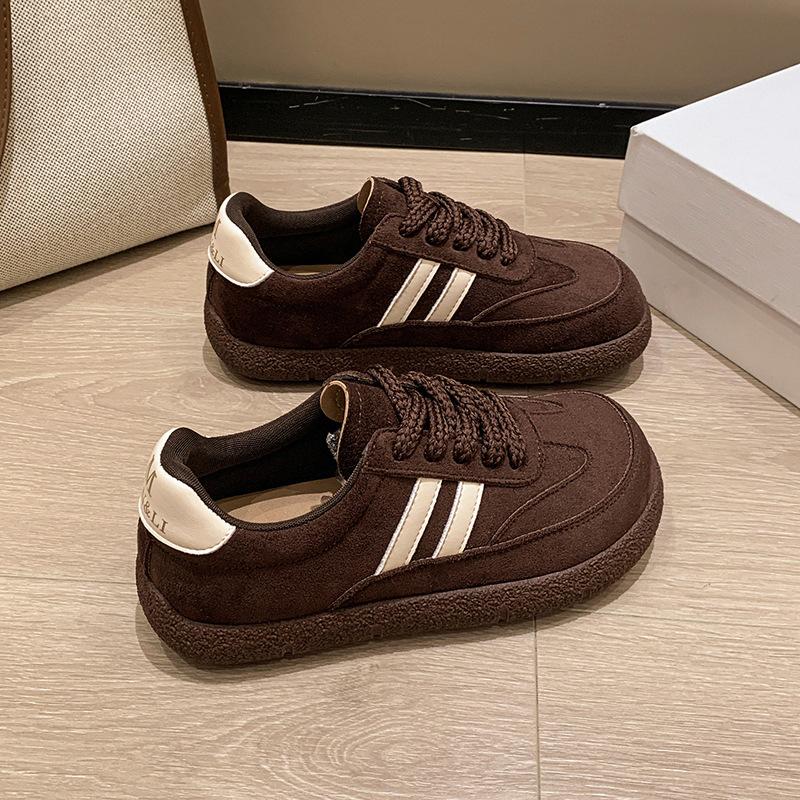 Yang Mi hat die gleichen beliebten deutschen Trainingsschuhe für Damen Herbst 2025 neu vielseitige Retro-Brot-Schuhe lässige Sport-Board-Schuhe