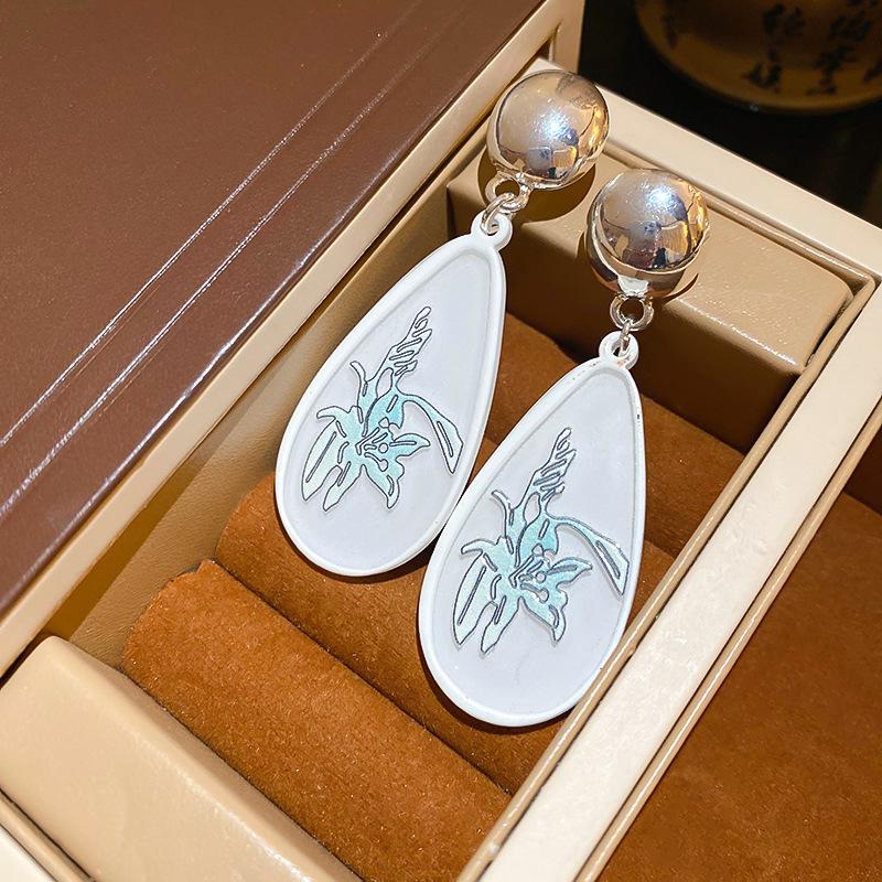 New Chinese Style Oil Drop Butterfly Flower Gourd Pearl Fringed Earrings Retro Ear Hook Light Luxury National Style Earrings Women