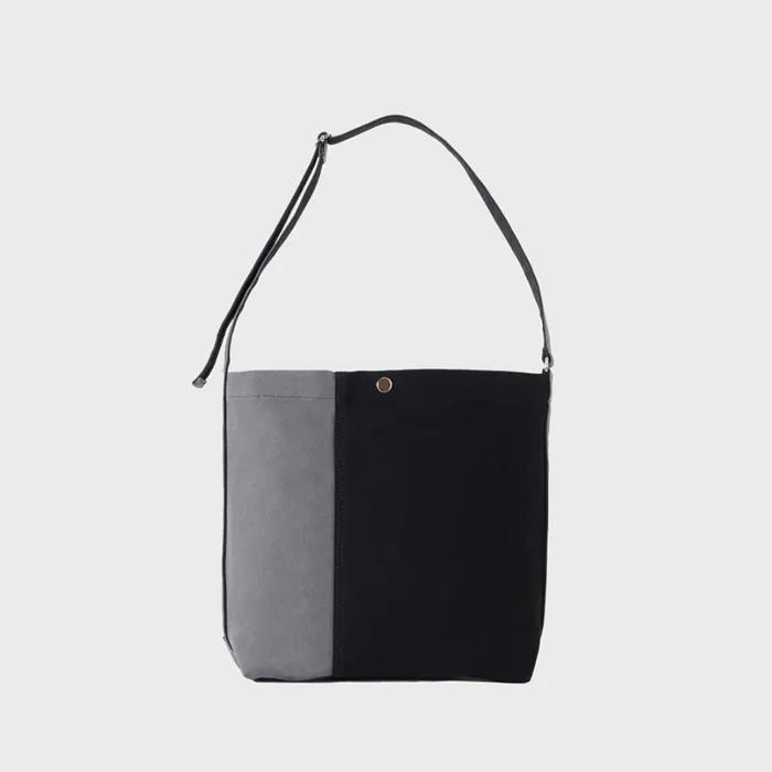 Shell Canvas Crossbody Bag (Gray/Black)