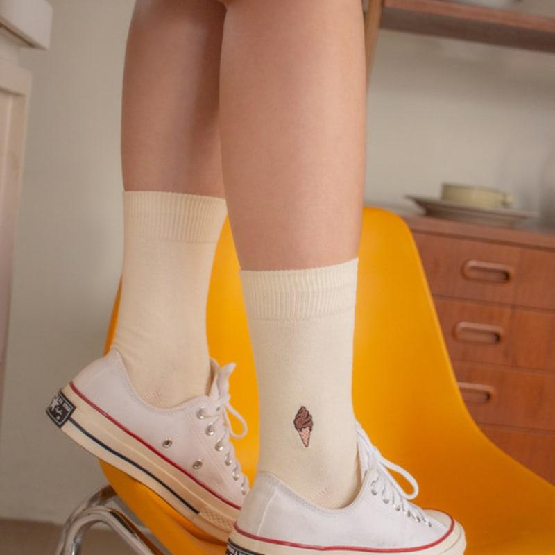 SNOOZY Watermelon Bar Embroidered Socks (Ivory)