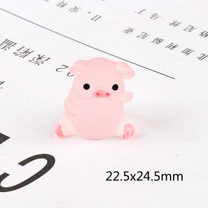 Internet Celebrity Pig Doll: 3D Resin Ornament & DIY Epoxy Display Stand for Phone Cases