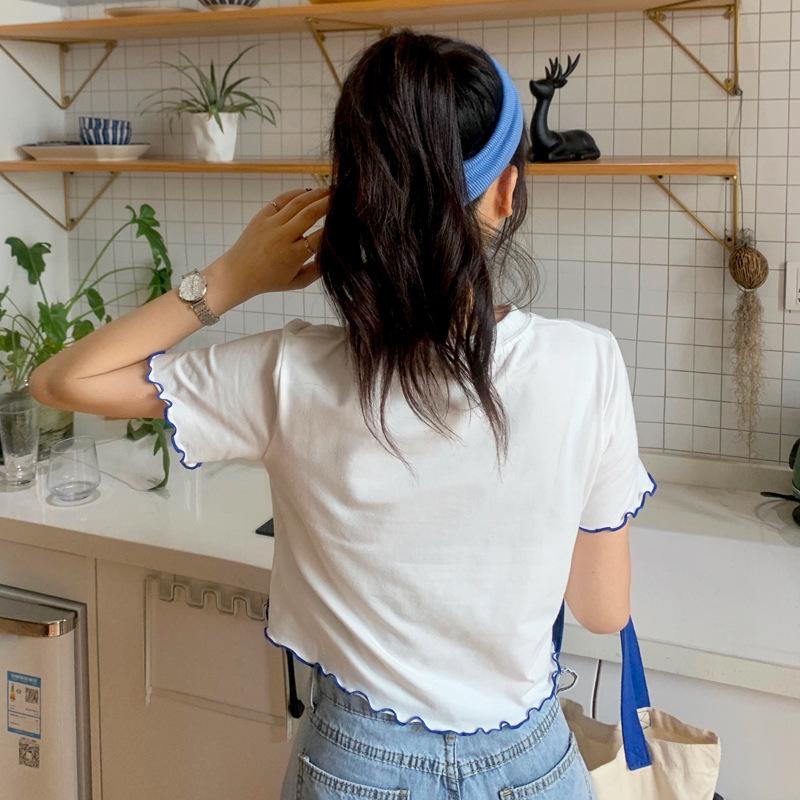 Trendiges T-Shirt mit Wellensaum, kurzen Ärmeln und figurbetonter Passform: Sommerlich Süß & Würzig Stil für Frauen