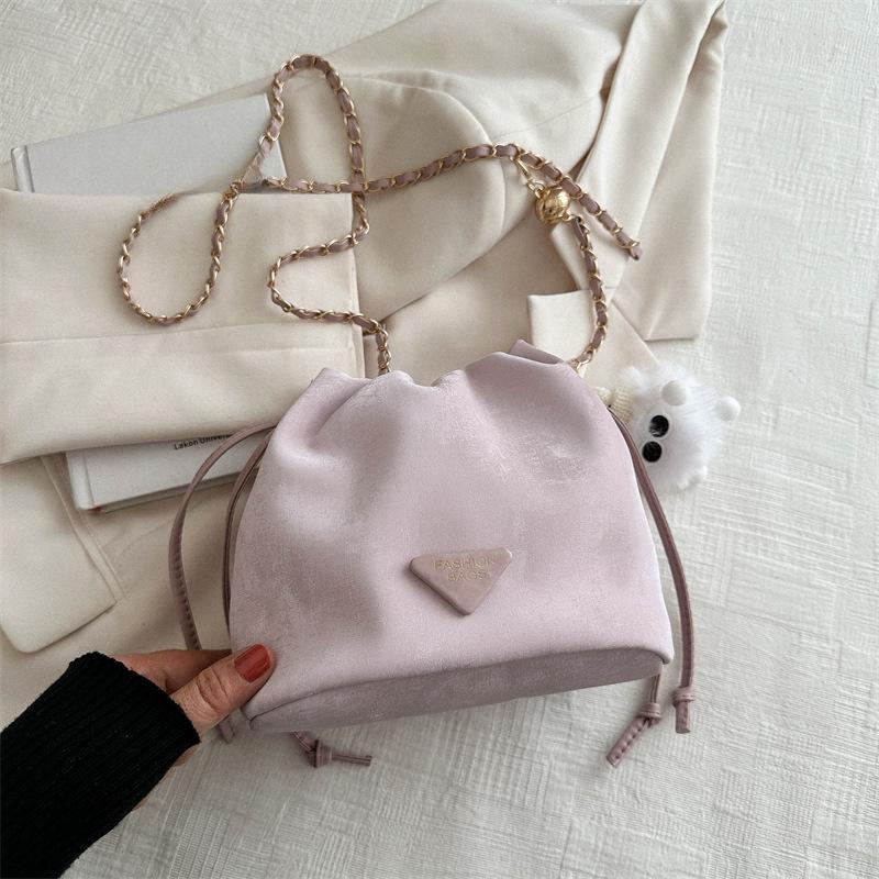 Spring Casual Chain Crossbody Bag Popular Retro Bag New Style Fashionable Casual Bucket Bag Women's Bag
