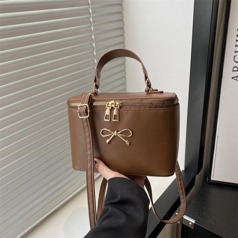 Spring New Retro Simple Fashion Handbag Box Bag Fashion Versatile Shoulder Bag Premium Messenger Bag