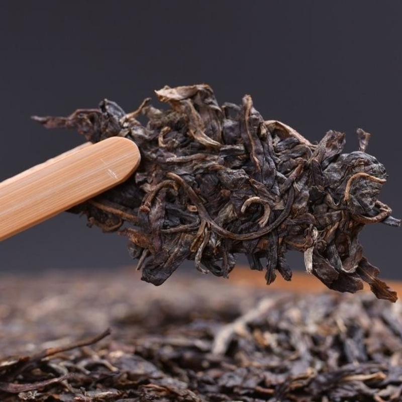 Bolo de Chá Pu-erh Primavera Precoce 400g MENGKU Rongshi Mu Ye Chun Chá Pu'er