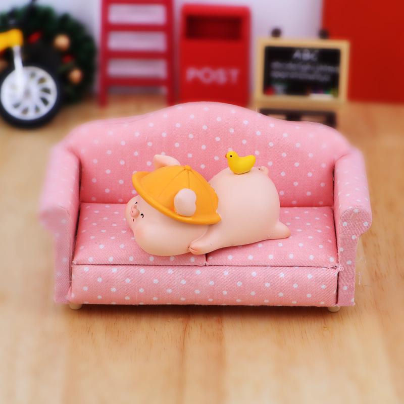 Creative Japanese Cute Pig Desktop Ornament for Car or Office