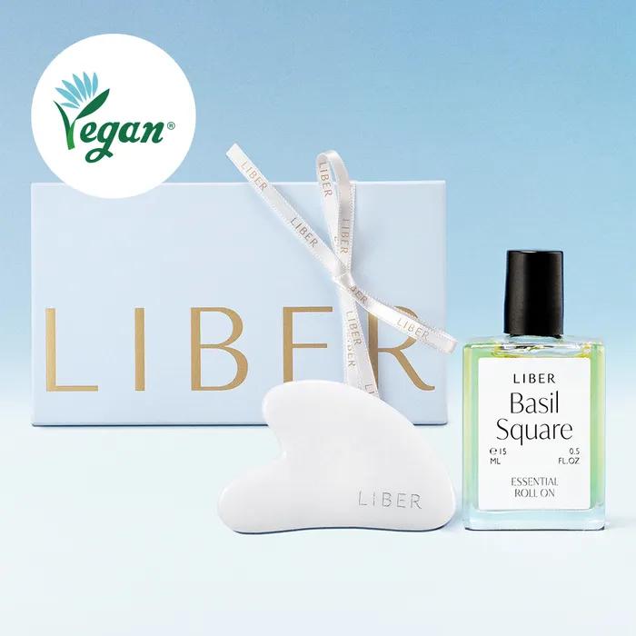 

Веганский роллер с эфирным маслом и скребок гуа ша в подарок Pine wood