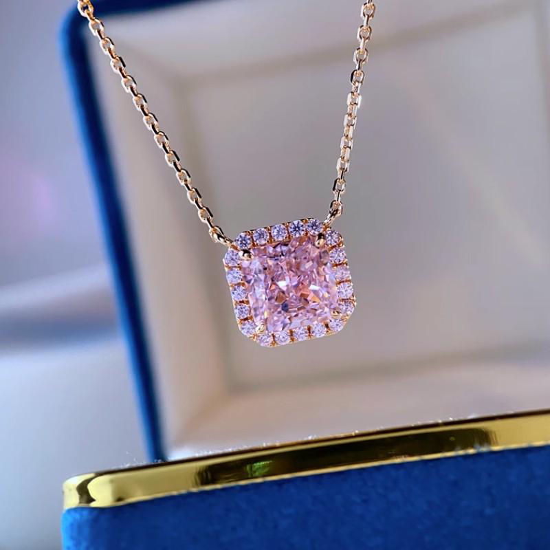 

Серьги-пусеты из серебра 925 пробы с имитацией розового турмалина квадратной формы и микро-инкрустацией бриллиантами - Элегантные женские украшения