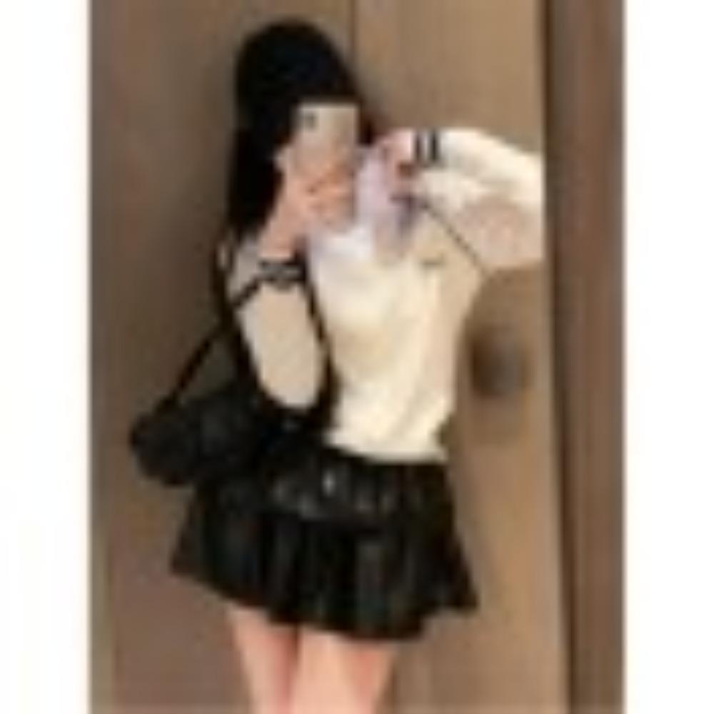 A Fashionable, Casual and Trendy Cardigan with A Contrasting Color Zipper and A Small Stand-up Collar