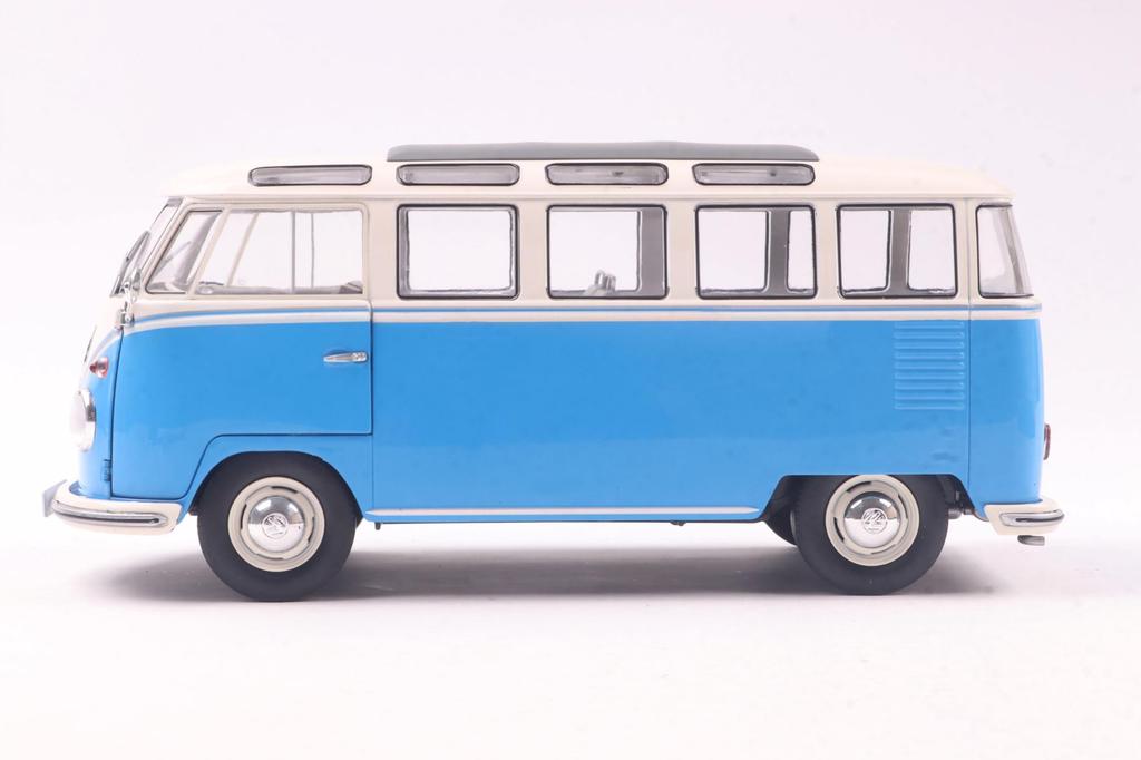 Solido scale Volkswagen T1 Samba Bus 1962 1/18 Blue/White