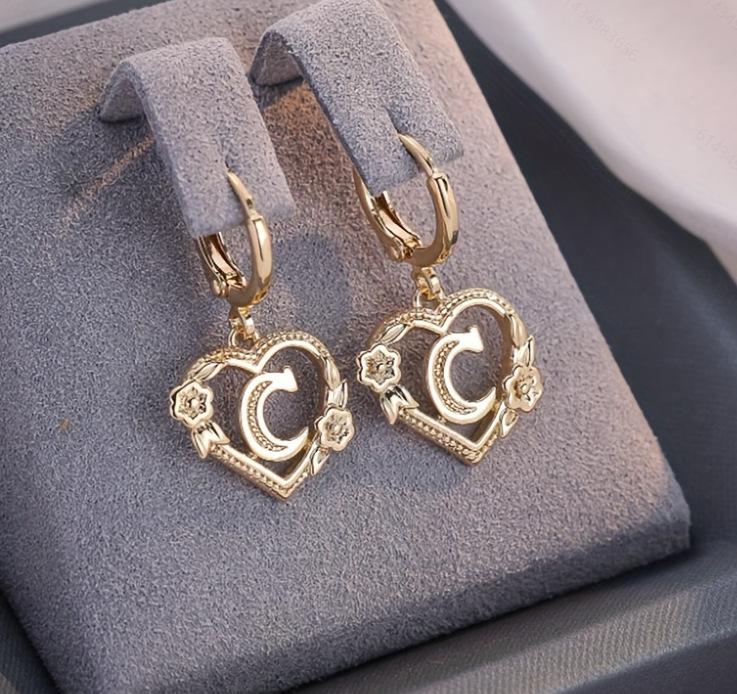 Retro Fashion Earrings With Hollowed Out Heart-shaped Letter Earrings One Size