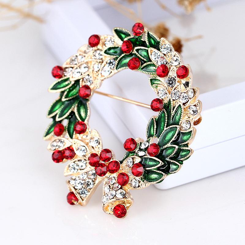 Cartoon Painting Oil Colour Drilling Leaves Wreath Alloy Christmas Brooch Brooch Clasp Pin Men and Women Perfect Gift for Couples