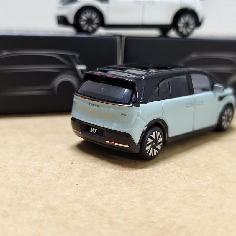 1:64 ZEEKR MIX MPV ZEEKR 007 7X SUV Alloy Car Model Diecast Metal Simulation New Energy Vehicles Car Model Collection Kids Gifts
