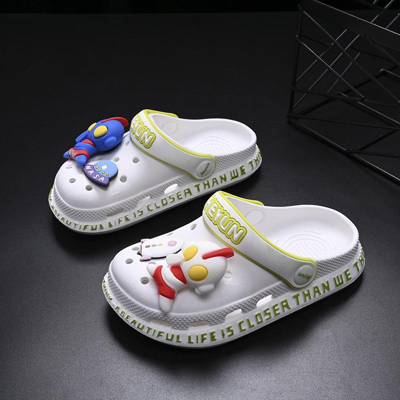Durable Clogs Kids Fun Cartoon Design Nonslip Eva Summer Sandals For Boys And Girls In Colors Bright